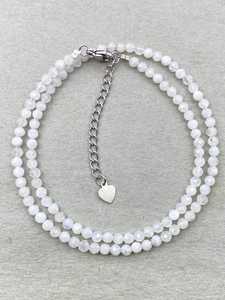 Collar de piedra lunar arcoíris, joyería delicada con piedras preciosas, cuentas microfacetadas, collar de cristal, joyería minimalista, piedra preciosa pequeña - Product Image 3