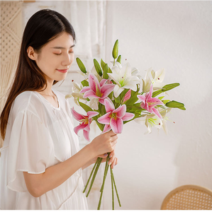 Bàn tay 3D cảm thấy 2 Hoa 1 nụ hoa <span class=keywords><strong>lily</strong></span> mô phỏng phòng khách cao cấp hoa lụa bàn ăn ánh sáng trang trí sang trọng - Product Image 1