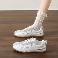 Baskets blanches décontractées et tendance pour femmes, nouveau style 2026, à lacets, color block, pour étudiantes, course et sport