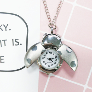 <span class=keywords><strong>Collana</strong></span> con Ciondolo Coccinella per Studentesse, Gioielli all'Ingrosso, Piccolo <span class=keywords><strong>Orologio</strong></span> da Tasca al Quarzo - Product Image 1