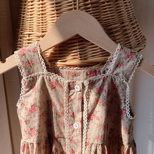 Vestido de flores fragmentadas para niñas Vibe francés de verano, vestido de princesa sin mangas de campo Retro de estilo palaciego para niñas con ribete de encaje - Product Image 3