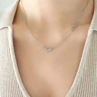 Collier tendance en acier inoxydable plaqué or 18 carats avec pendentif en forme de cœur et perles imitation, chaîne Figaro, cadeau pour femme