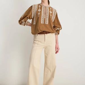 เสื้อเบลาส์สไตล์ฝรั่งเศสใหม่ ประจำฤดูใบไม้ผลิ ปี 2026  งานปักลายสไตล์วินเทจ  คอเสื้อแบบกลม  กระดุมครึ่งตัว  ทรงหลวม  สำหรับใส่ทำงาน  แบบเป็นทางการ - Product Image 3