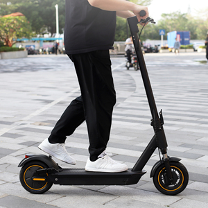 Trottinette électrique pour adulte, double frein (tambour <span class=keywords><strong>avant</strong></span>, électrique arrière), pneu anti-crevaison 10 pouces, suspension intégrale, 500W, charge maximale 150kg - Product Image 1