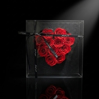 Lovebay Valentine Geschenke konservierte Rose in Acryl Geschenk box Herzform Ewige für immer echte rosa konservierte Blume in Acryl Box