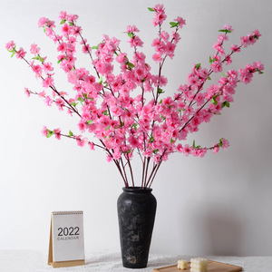 Fleurs artificielles <span class=keywords><strong>de</strong></span> fleurs <span class=keywords><strong>de</strong></span> pêcher à 6 fourchettes Simulation <span class=keywords><strong>de</strong></span> tissu <span class=keywords><strong>de</strong></span> soie Ornements décoratifs pour hôtels <span class=keywords><strong>de</strong></span> mariage Fleurs <span class=keywords><strong>de</strong></span> cerisier artificielles - Product Image 1