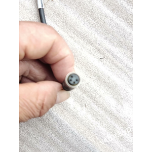 สายเคเบิลเซ็นเซอร์เลเซอร์คีย์เอ็นซ์ OP-87057 ที่ใช้แล้ว - Product Image 3