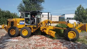 Motor Grader SEM919F 180hp Merek China Efisiensi Tinggi, Model Berat dengan Sistem Hidrolik, Dozer Depan dan Sayap Salju untuk Pemadatan Jalan - Product Image 5