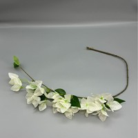 Mur de fleurs artificielles Triangle Plum en gros – Arrangement de bouquets décoratifs pour mariage