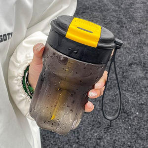 Tasse à café en plastique portable 500ml pour adulte avec paille pour le bureau <span class=keywords><strong>ou</strong></span> les sports d'été Conception simple pour les couples <span class=keywords><strong>Idée</strong></span> cadeau - Product Image 3