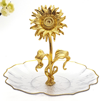 Superbe Assiette 3D Tournesol Doré avec Poignées Métalliques – Idéale pour Snacks, Bonbons, Pâtisseries, Gâteaux – Étanche et Durable – Décoration Maison