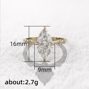 Anello a forma di marquise per donna, accessorio classico da indossare ogni giorno - Product Image 5