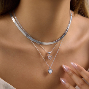 Collana con Doppio Ciondolo a Cuore in Acciaio Inossidabile <span class=keywords><strong>J</strong></span>&D Jewelry per Donne, Colore Argento con Strass Scintillanti, Regalo Romantico - Product Image 2