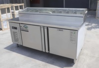 Meja Persiapan Pizza Stainless Steel dengan Pendingin Terintegrasi Tiga Pintu Termostat Digital Efisiensi Energi A+++ untuk Restoran