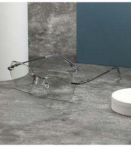 Diamant Métal <span class=keywords><strong>Anti</strong></span>-Réflexion Photochromique Sans Monture Plat Lunettes Cadre <span class=keywords><strong>Anti</strong></span>-Lumière Bleue Changement de Couleur Myope Optique Lunettes - Product Image 1