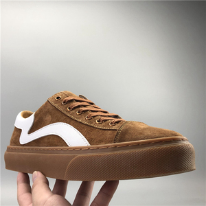 Chaussures décontractées en gros pour hommes et femmes, baskets plates tendance en cuir marron confortables - Product Image 3