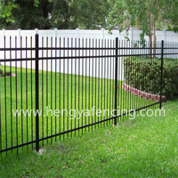 Conception de grille de clôture supérieure de lance de sécurité de grille de tuyau d'acier extérieur écologique Clôture de bordure de jardin Clôture de mur de limite en acier