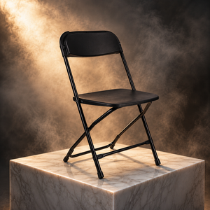 Silla Plegable de Plástico Portátil, Ligera, Resistente y Moderna, con Respaldo Plano, Color Negro, para Uso en Exteriores, en Granjas y Patios - Product Image 1