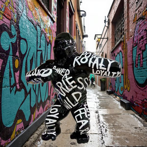 低関税手塗りグラスファイバー樹脂工芸品ゴリラキングコング像ドンキーコングモデル彫刻オランウータン像 - Product Image 1