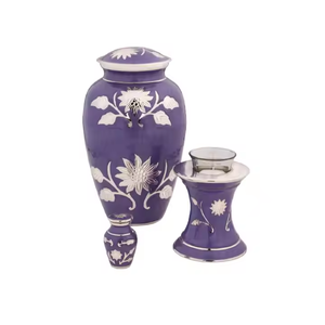 Urna de cremación de latón indio hecha a mano, diseño moderno Premium, acabado esmaltado, jarrón funerario de tamaño personalizado para suministros funerarios de mascotas - Product Image 3