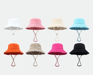 Gorra de pescador coreana de color caramelo para mujer con logo metálico, borde deshilachado con borlas y cuerda, visera, sombreros de cubo para hombre - Product Image 2