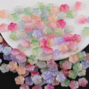 Cuentas de vidrio con forma de flor de cerezo en 3D con degradado de colores para la fabricación de joyas, colores aleatorios, cristal de lampwork. - Product Image 3