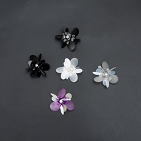 Patchs de fleurs en acrylique faits à la main, perlés, 3D, colorés, avec paillettes et strass, sur base en feutre, pour costumes de scène, sacs, chaussettes et chaussures