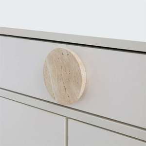 Poignée de porte et de tiroir ronde vintage française en marbre naturel de luxe haut de gamme pour commode, armoire et rangement - Product Image 1