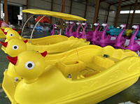Exportations d'usine 4 personnes pédalo eau vélo cygne pédale bateau oie bateau pour l'amusement familial