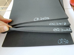 Rouleau de feuille de caoutchouc néoprène SBR noir auto-adhésif, imperméable, résistant aux hautes températures <span class=keywords><strong>et</strong></span> au feu, service de découpe - Product Image 1