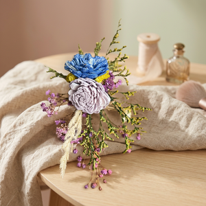 Corona de Flores de Ratán Hecha a Mano, Adorno Floral de Paja con Detalles de Perlas para Decoración del Hogar, Regalo - Product Image 3