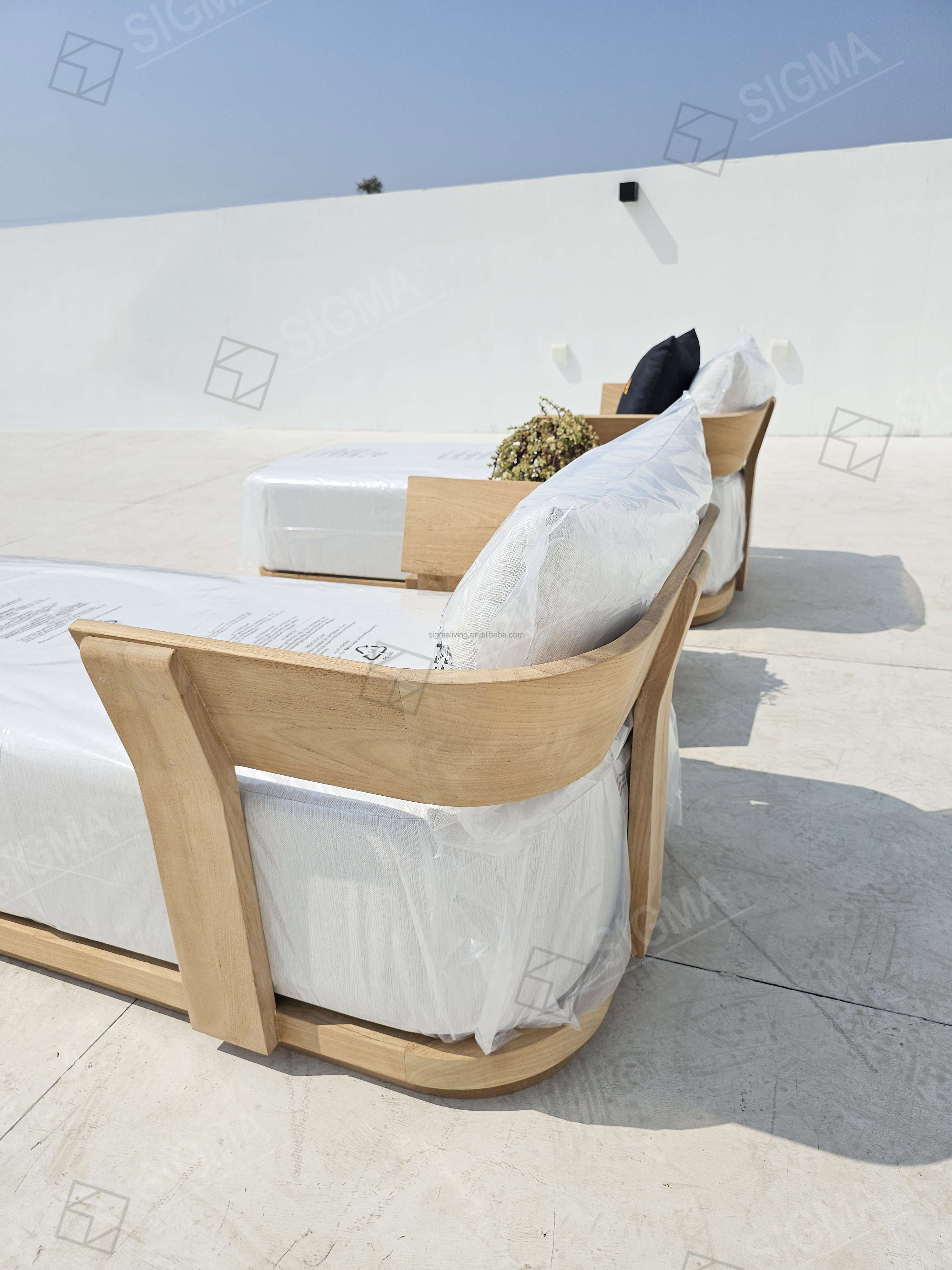 Factory All Weather Water Resistant Outdoor Furniture Wooden Chaise Garden Chaise Daybed Solid Wooden Teak Beach Sun Lounger