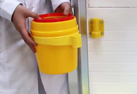 MT MEDICAL Chariot médical hospitalier chinois en plastique ABS à 5 tiroirs, verrouillage centralisé, 4 roulettes, cadre supérieur en tiroir, colonnes en alliage d'aluminium, acier inoxydable