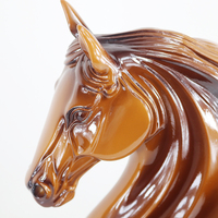 Sculpture de tête de cheval en résine marron avec base en marbre blanc brillant, artisanat moderne de luxe fait main, ornement décoratif pour la maison/le bureau, décoration d'entreprise