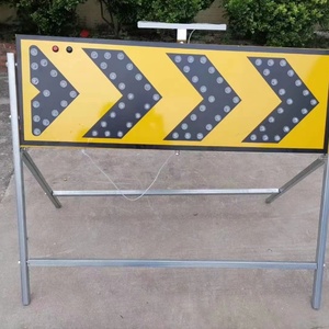 Panneau de signalisation routière réfléchissant personnalisé jaune de sécurité électronique, panneau directionnel à flèches LED clignotantes pour avertissement routier - Product Image 2