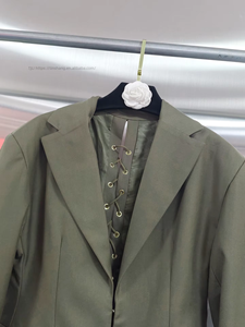 Traje de Mujer con Detalle de Cordones - Conjunto de 2 Piezas con Pantalones Ajustados y Acampanados, Ropa de Mujer, Conjuntos de Mujer, Moda - Product Image 5