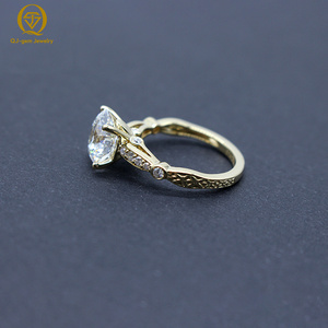 Anillo de Mujer de Oro de 18K con Diamante Cultivado en Laboratorio, Corte Brillante Redondo, Cuatro Puntas, Estilo Clásico, Alta Claridad, Color D, con Certificado IGI, Talla Personalizada - Product Image 3