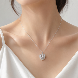 Collana con ciondolo a cuore con motivo traforato vintage, regalo per donna per l'uso quotidiano o per feste - Product Image 3
