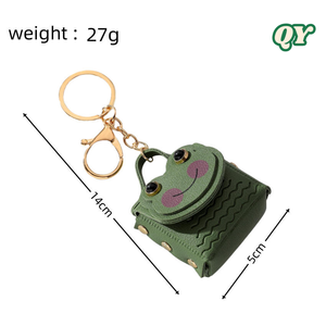 QY เคสหูฟังหนัง PU ลายกบน่ารักกระเป๋าใส่เหรียญพวงกุญแจกระเป๋าลายการ์ตูนอุปกรณ์เสริมในรถยนต์ออกแบบโลโก้ได้ตามต้องการ - Product Image 5