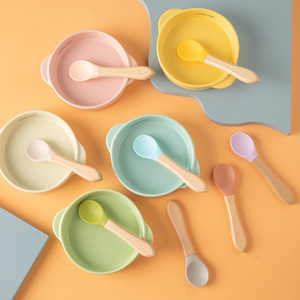 Cuillère d'alimentation portable en silicone pour chatons, cuillère à nourriture humide pour animaux de compagnie avec manche en bois, en plastique de qualité alimentaire - Product Image 2