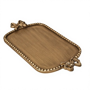 Plateau de service décoratif en métal avec poignées en forme de nœud pour les collations de fête et la décoration de la maison - Product Image 2