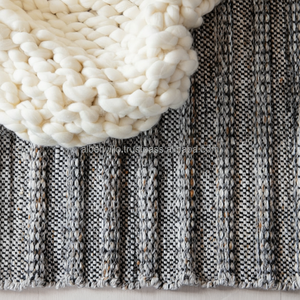 Tapis d'extérieur pour animaux de compagnie recyclés durables indiens faits à la main pour l'intérieur tapis en polyester recyclé à bas prix - Product Image 1