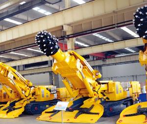 Ebz75 Kleine Tunnel Boormachine Boom Type 46 R/Min 50Hz 400Mm 450Mm 75kw Elektrische Mijnbouw Crawler Roadheader Boorindustrieën Voor Aardgas - Product Image 5