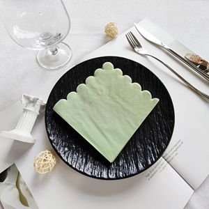 Serviettes en papier carrées de couleur unie teintées avec bordure en dentelle 250x250mm pour la vaisselle de fête d'anniversaire - Product Image 1
