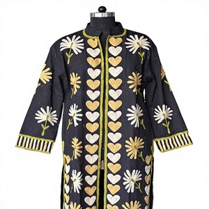 Manteau long noir tissé brodé de fleurs avec motifs de cœurs et de marguerites, style ethnique décontracté - Product Image 2