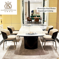 Ensemble de table à manger en cuir véritable italien de luxe BS avec plateau en marbre et pieds en acier inoxydable doré, 6, 8 ou 10 places pour villa