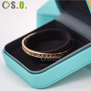 กล่องใส่เครื่องประดับหนัง PU สีน้ำเงินแบบกำหนดเอง กล่องใส่แหวน กล่องบรรจุภัณฑ์เครื่องประดับ กล่องใส่สร้อยคอ กล่องหรูหราพร้อมโลโก้สั่งทำพิเศษ ตกแต่งขอบสีทอง - Product Image 3