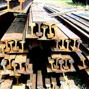 Déchets de fer ferroviaire, sections de rail en acier, barres d'armature, poutres en acier pour la construction et le recyclage - Product Image 1