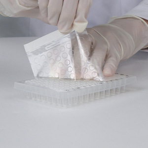 Plaque PCR Keyicheng à 96 puits avec film de scellement transparent, membrane sensible à la pression à haute viscosité pour l'analyse en culture cellulaire - Product Image 1