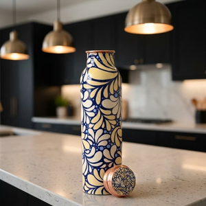 Bouteille d'eau en cuivre artisanale, design oriental, portable avec couvercle, pour usage domestique - Product Image 1